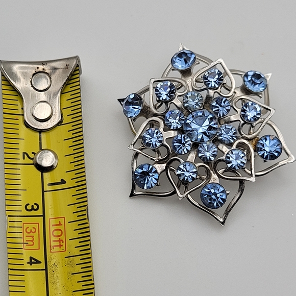 Cute Vintage Mid Century Silver Tone with Icy Blue Rhinestone Brooch - Picture 11 of 12